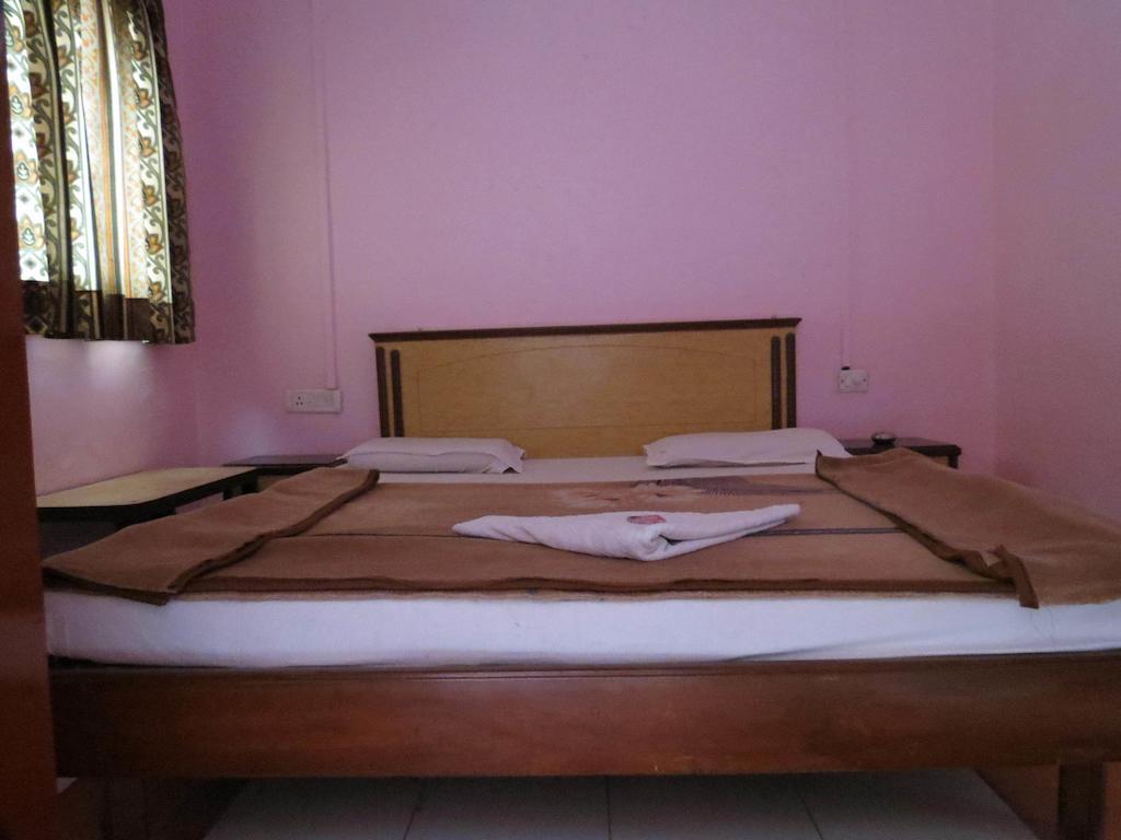Hotel Sunny Classic Mahābaleshwar Oda fotoğraf