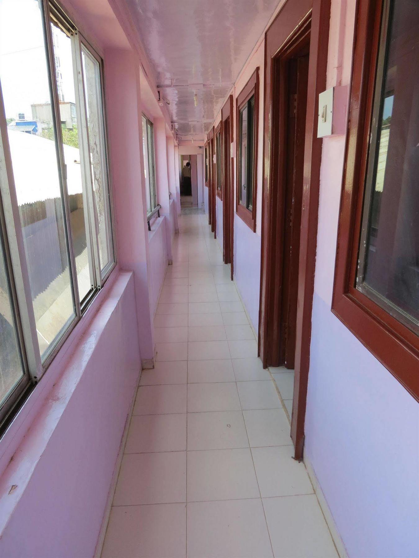 Hotel Sunny Classic Mahābaleshwar Dış mekan fotoğraf